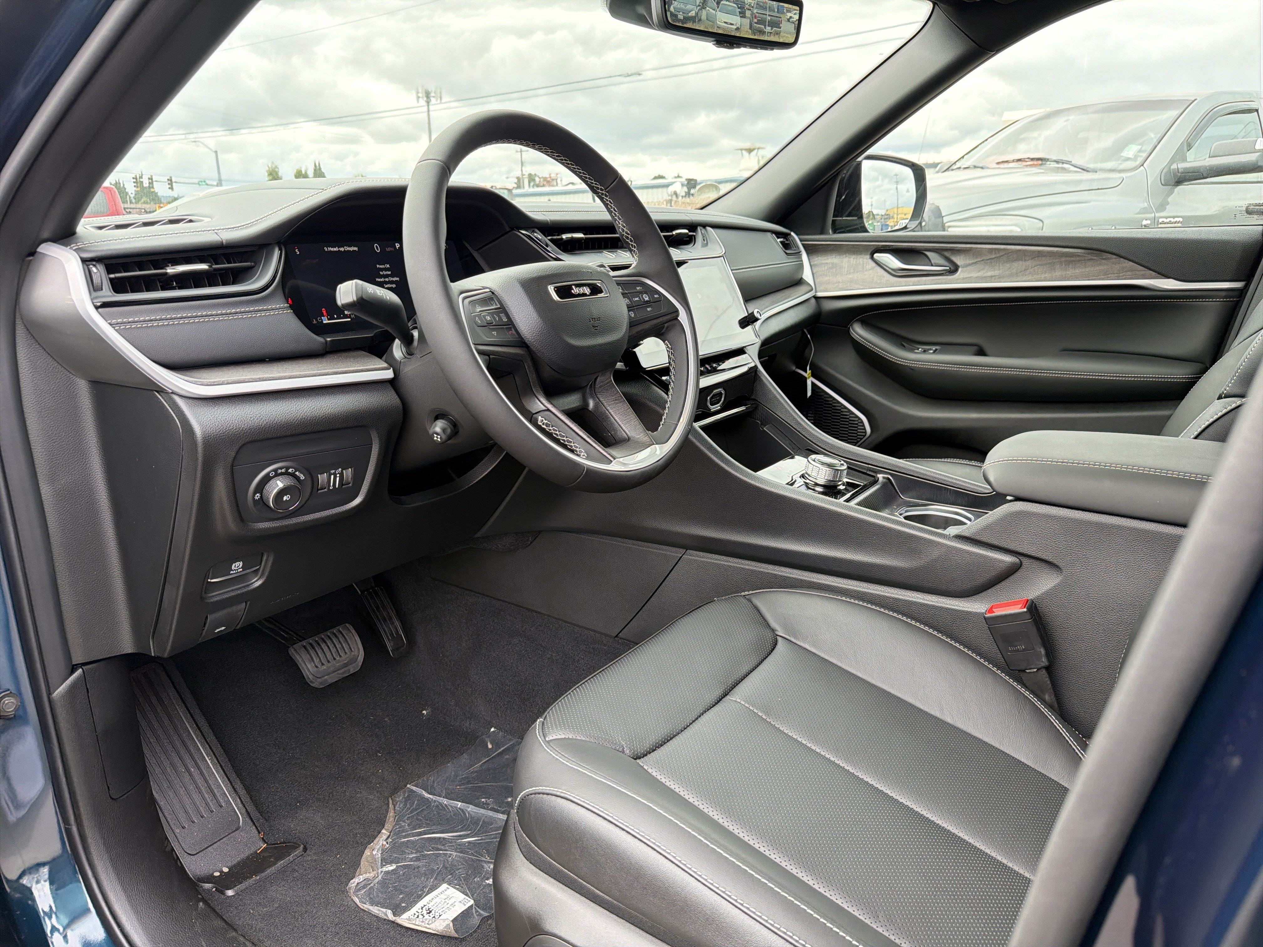 New 2027 Jeep Grand Cherokee Limited AWD/4WD image 9