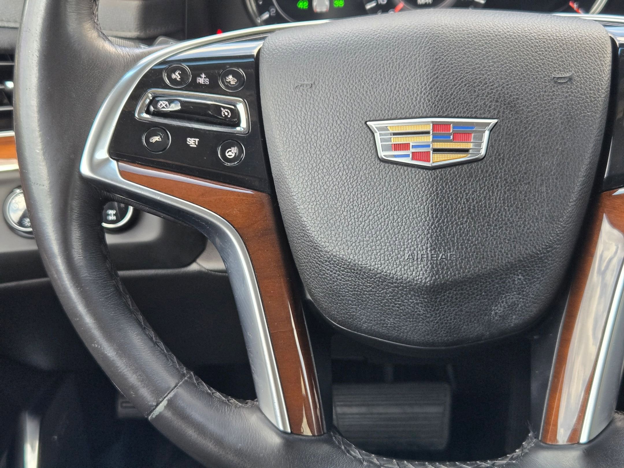 Used 2018 Cadillac Escalade Luxury image 20