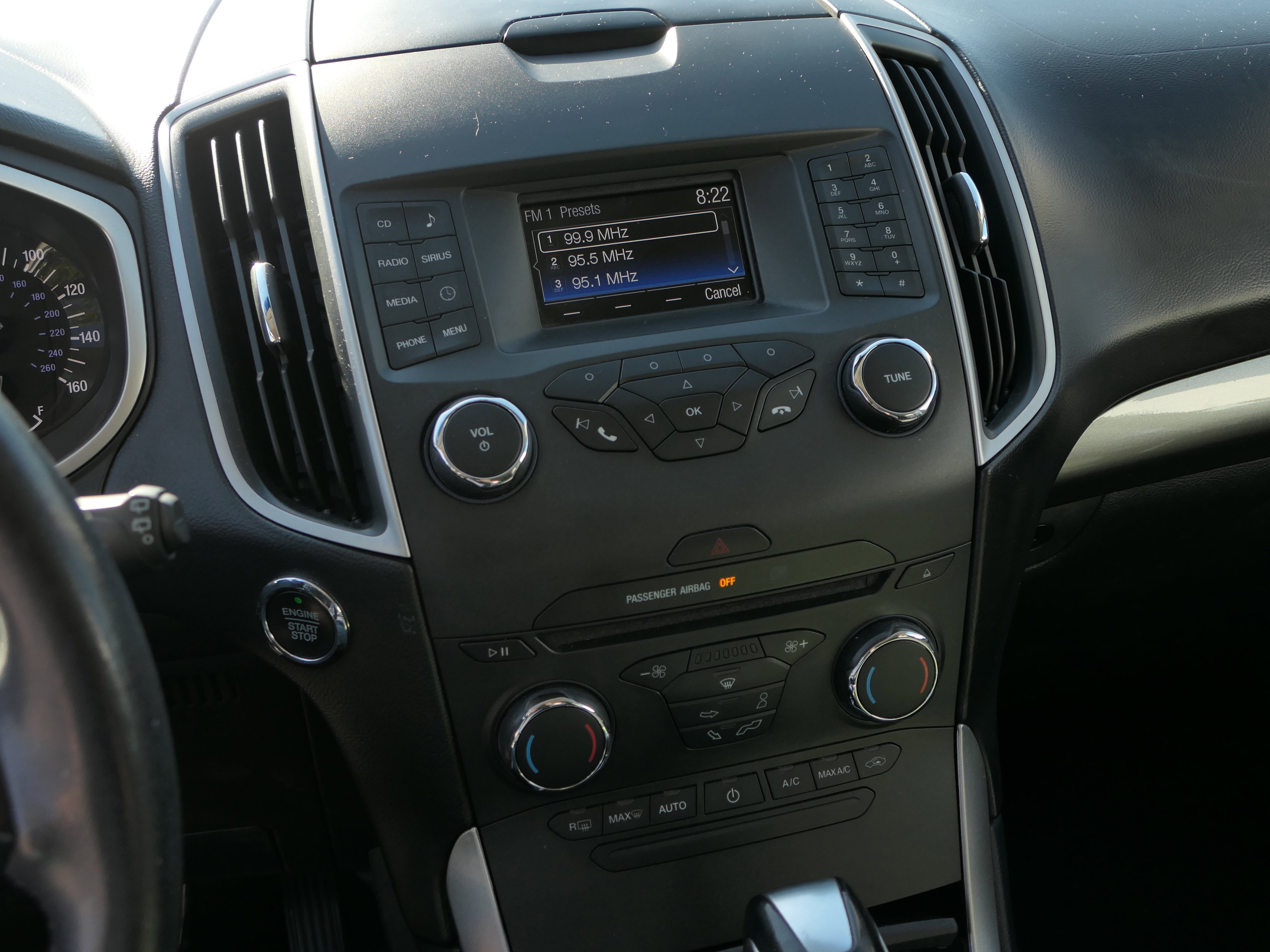 Used 2018 Ford Edge SEL FWD image 19