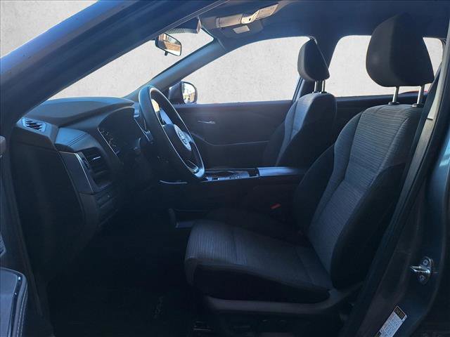 Used 2023 Nissan Rogue SV image 10