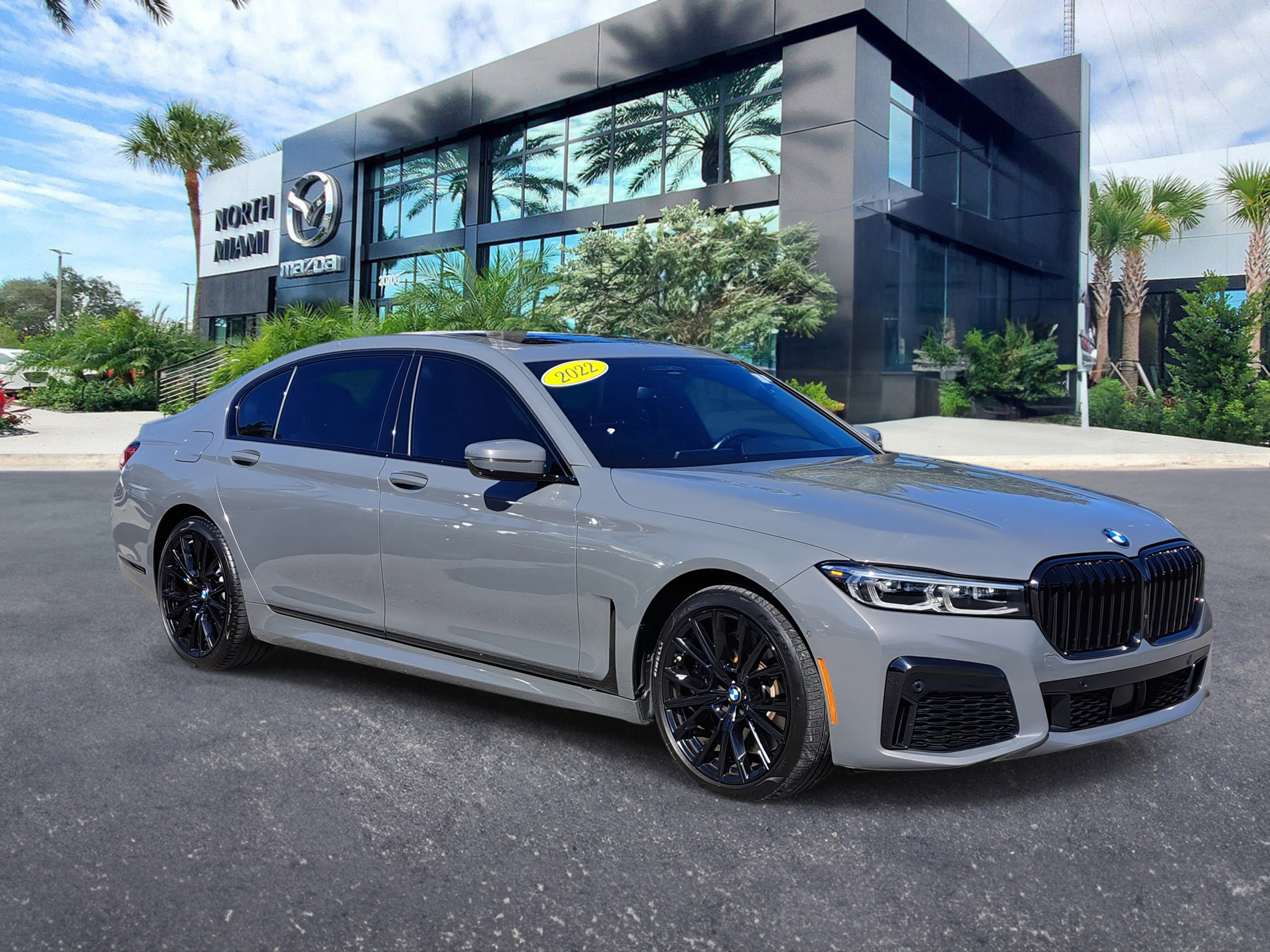 Used 2022 BMW 750i xDrive w/ Executive Package image 3