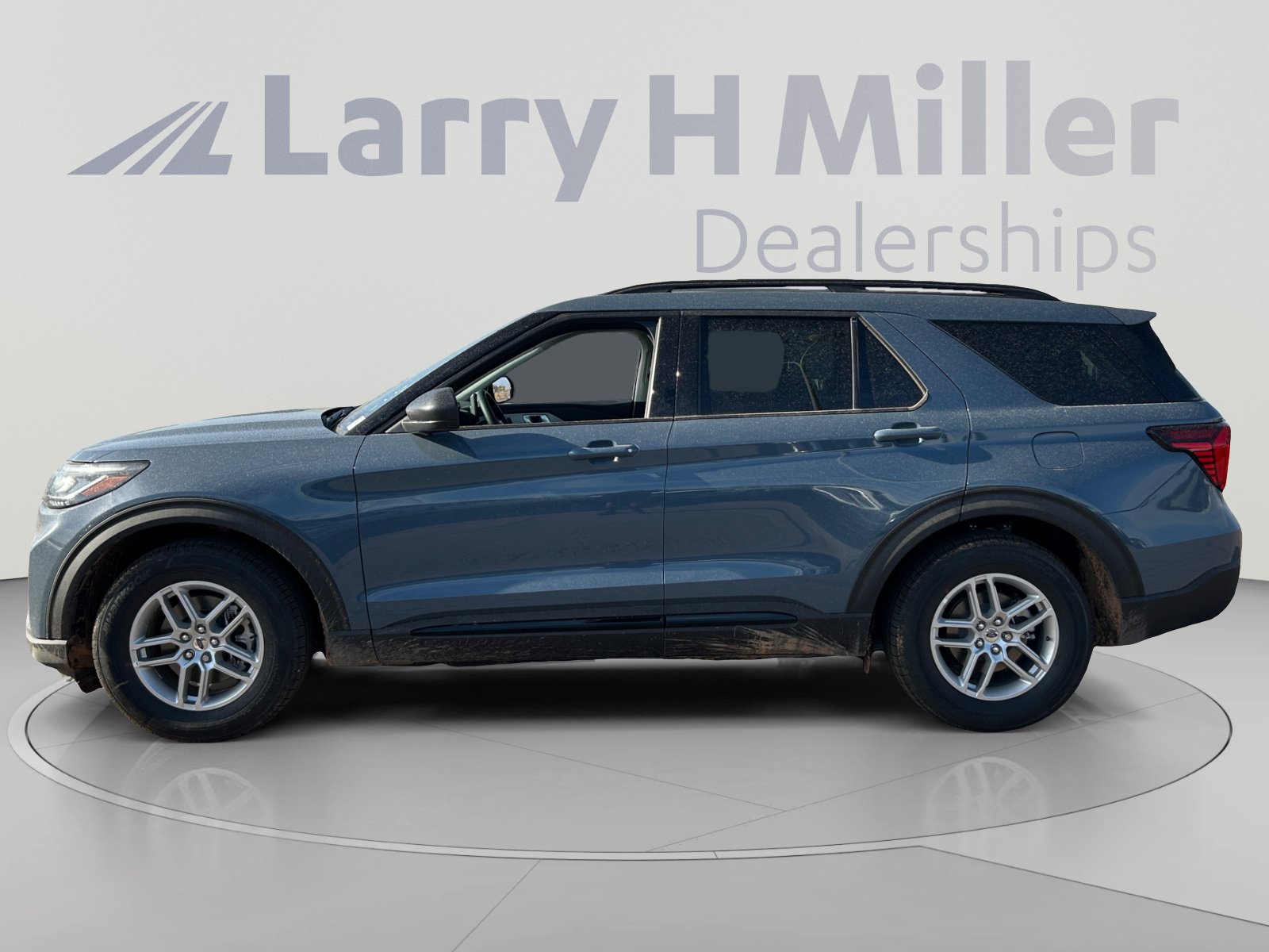 New 2026 Ford Explorer Active w/ Active Comfort Package RWD image 2