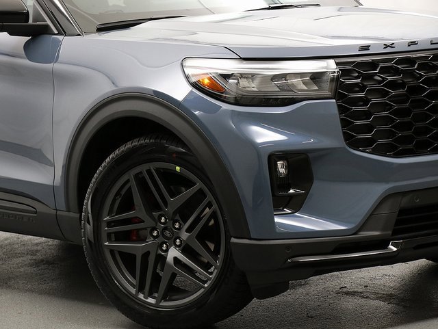 New 2026 Ford Explorer ST image 3