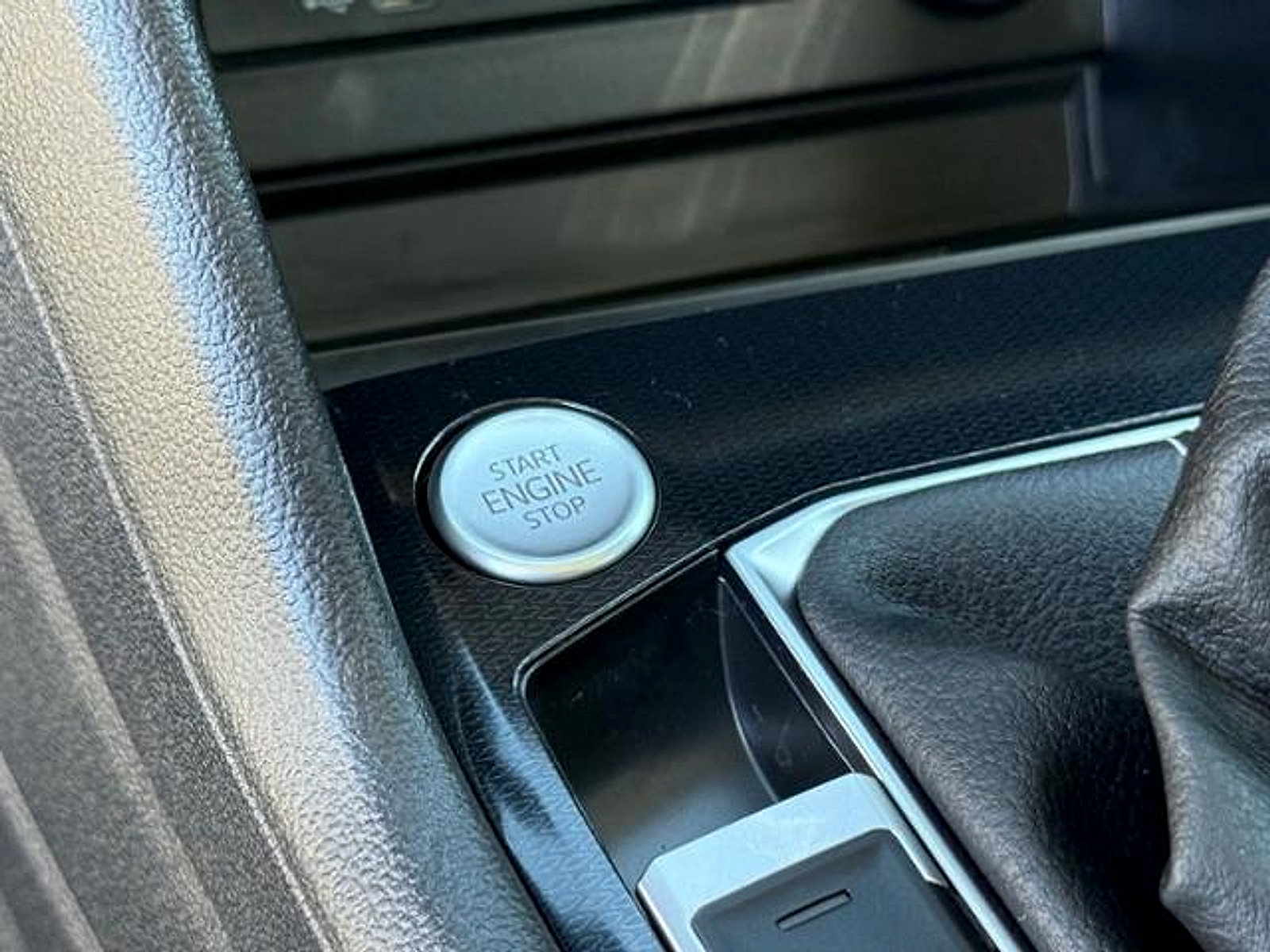 New 2026 Volkswagen Taos SE FWD image 21