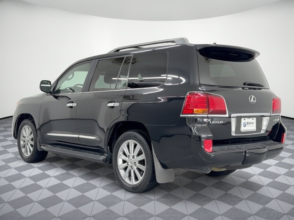 Used 2010 Lexus LX 570 4WD w/ Luxury Pkg image 3