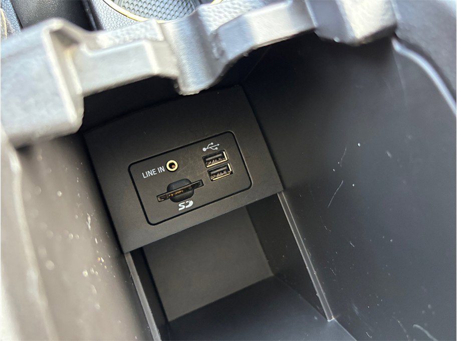 Used 2015 Ford Fiesta SE w/ Equipment Group 201A FWD image 26