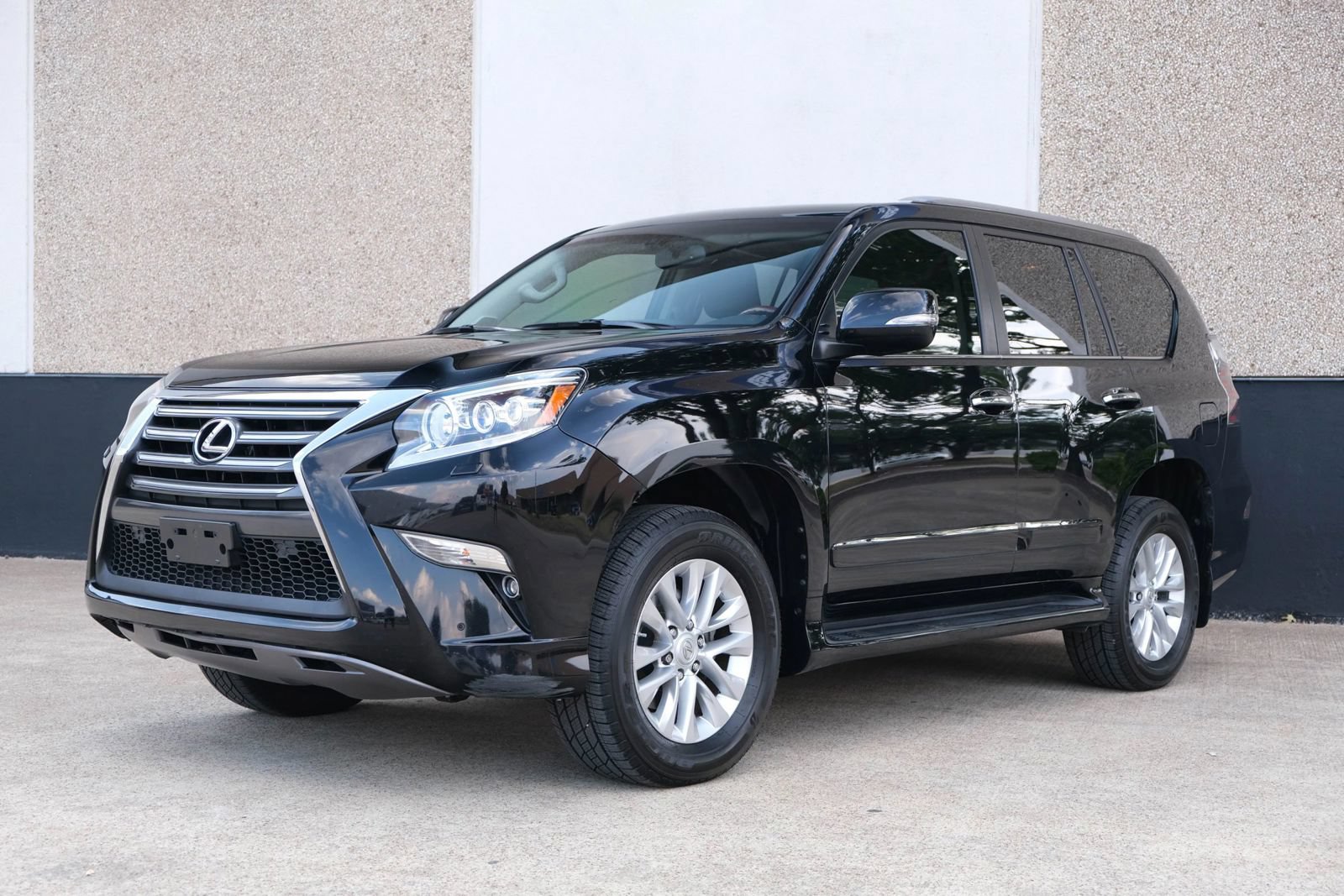 Used 2017 Lexus GX 460 Premium w/ Premium Package AWD/4WD image 5