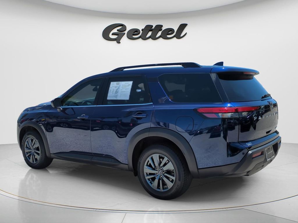 Used 2022 Nissan Pathfinder SV AWD/4WD image 7