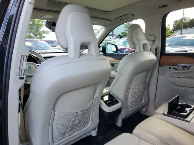 Used 2021 Volvo XC90 T5 Momentum w/ Climate Package FWD image 12