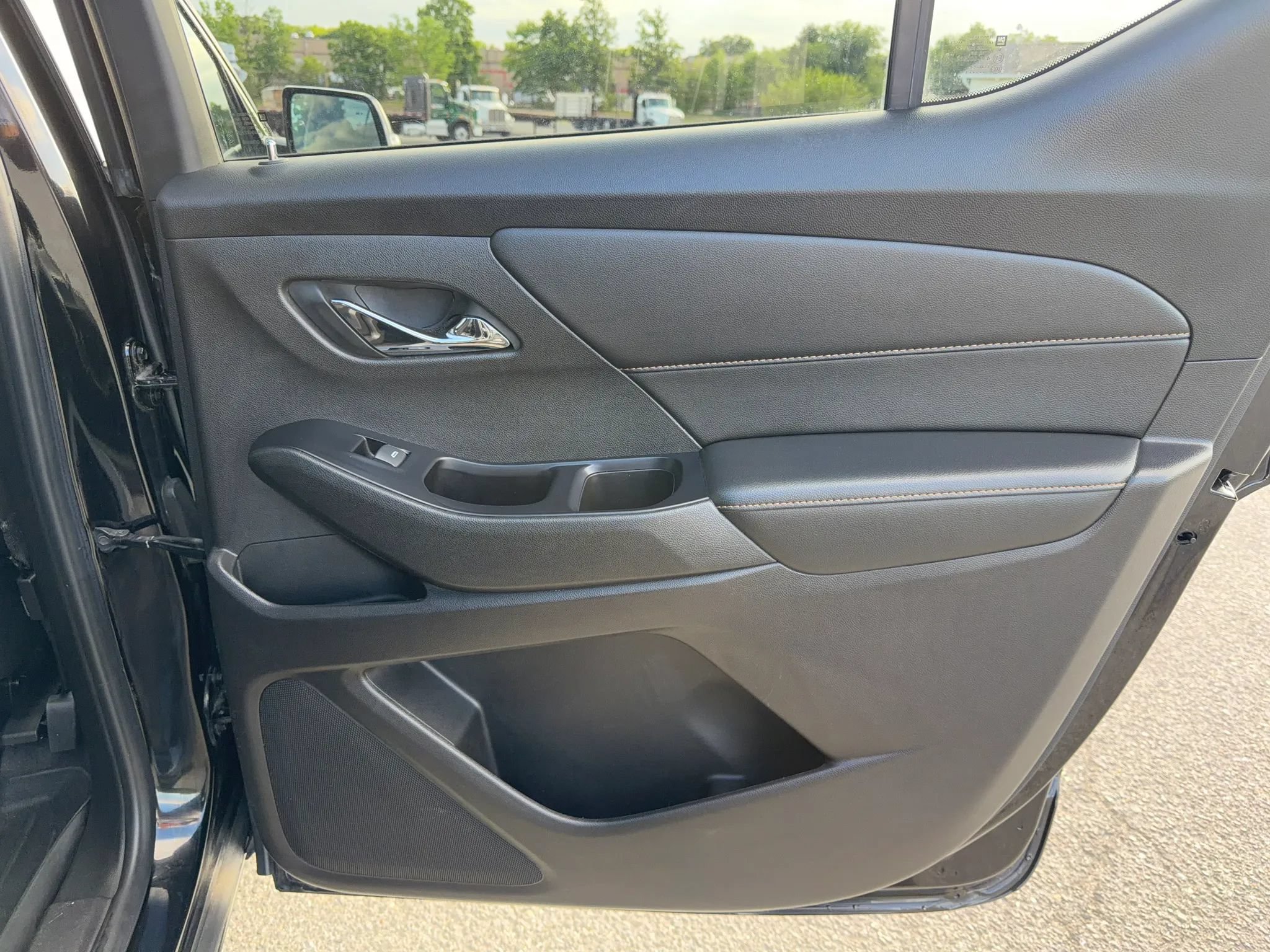 Used 2019 Chevrolet Traverse LT w/ LT Premium Package AWD/4WD image 30