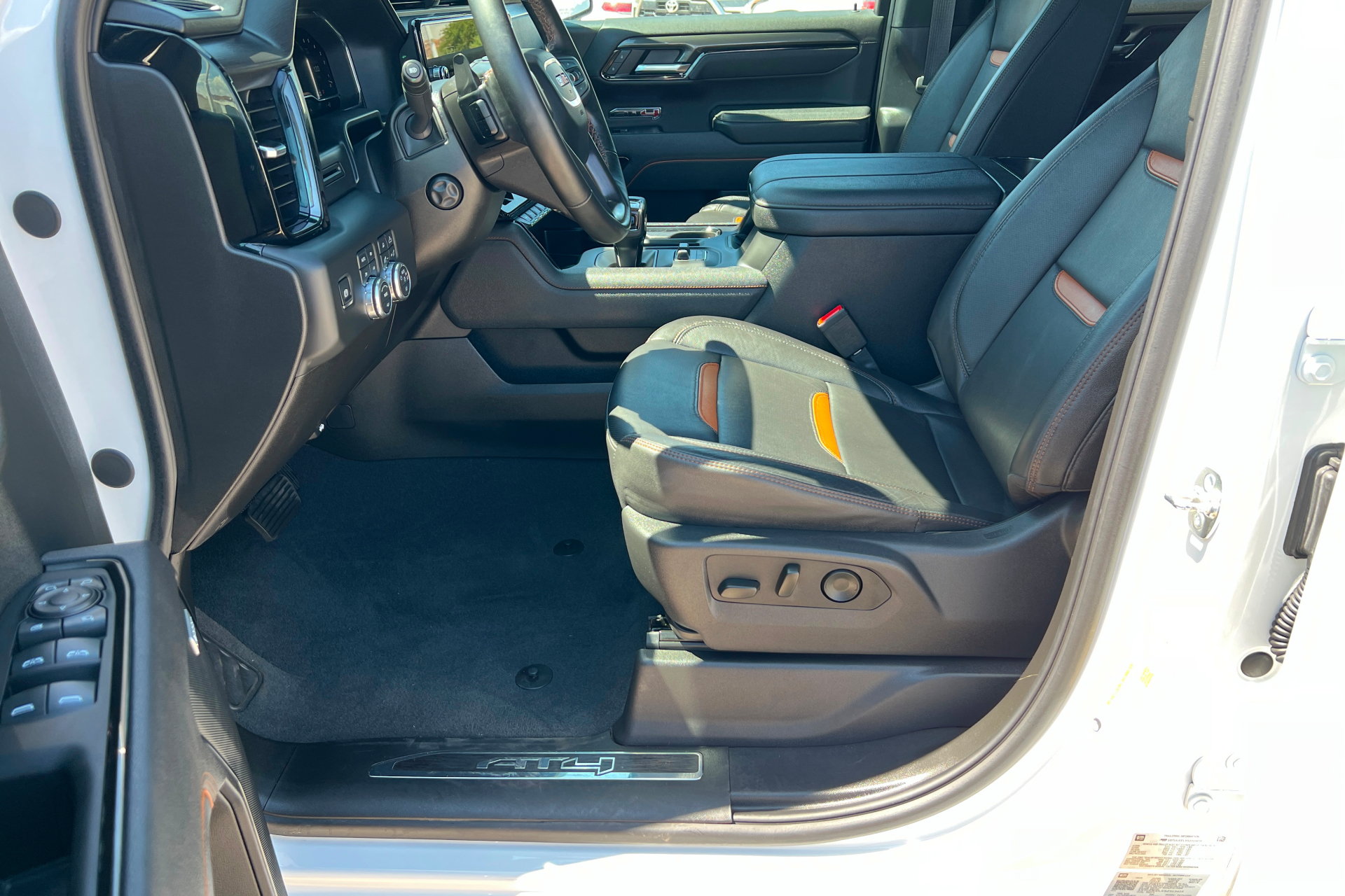 Used 2025 GMC Sierra 1500 AT4 AWD/4WD image 18