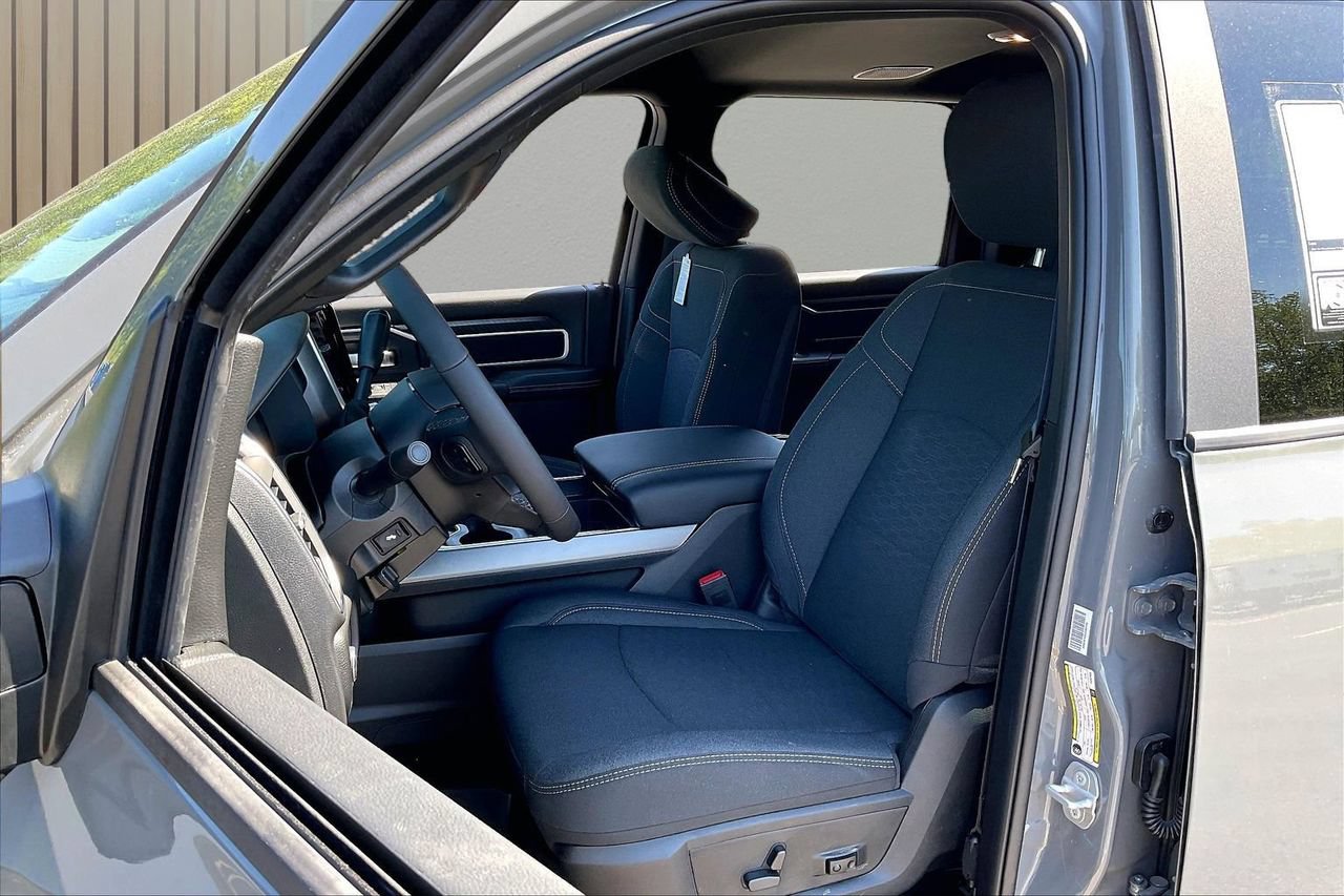 New 2026 RAM 2500 Big Horn AWD/4WD image 19
