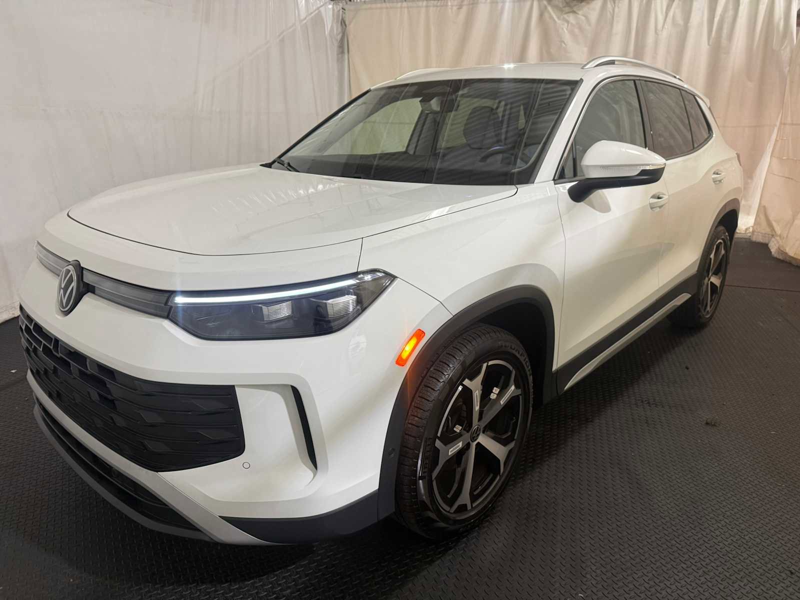 Certified 2025 Volkswagen Tiguan SE