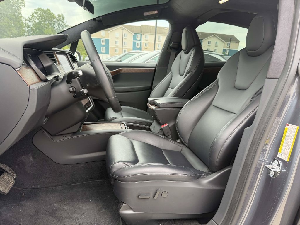 Used 2020 Tesla Model X Long Range AWD/4WD image 18