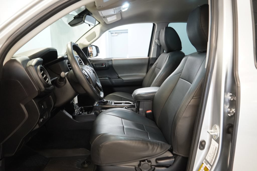 Used 2023 Toyota Tacoma SR AWD/4WD image 5