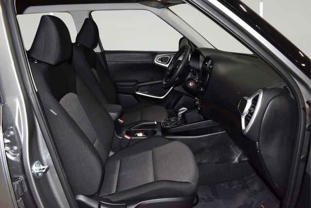 Used 2025 Kia Soul LX w/ LX Technology Package FWD image 15