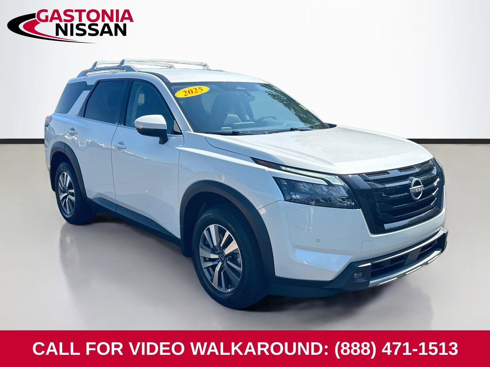 Used 2025 Nissan Pathfinder SL w/ Black Appearance Package