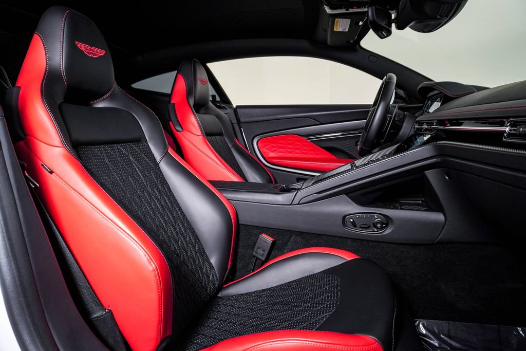 Used 2024 Aston Martin DB12 Coupe RWD image 18