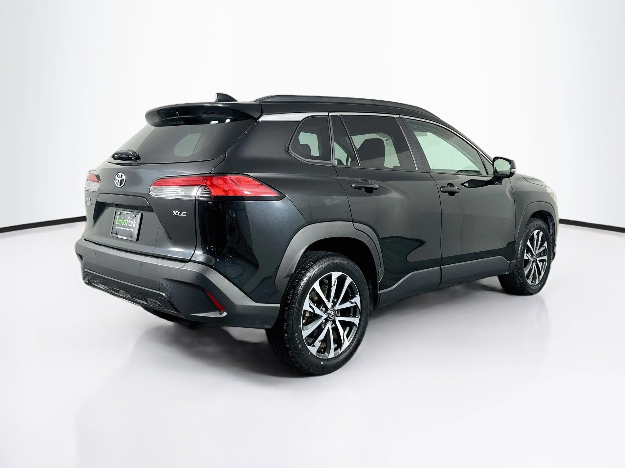 Used 2025 Toyota Corolla Cross XLE FWD image 9