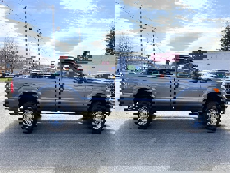 Used 2011 Ford F250 XL image 4