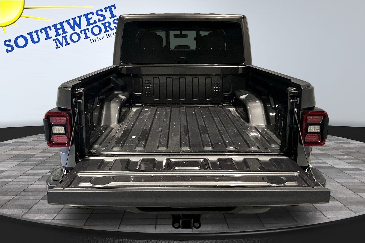 Used 2022 Jeep Gladiator Overland w/ Popular Equipment Package AWD/4WD image 8