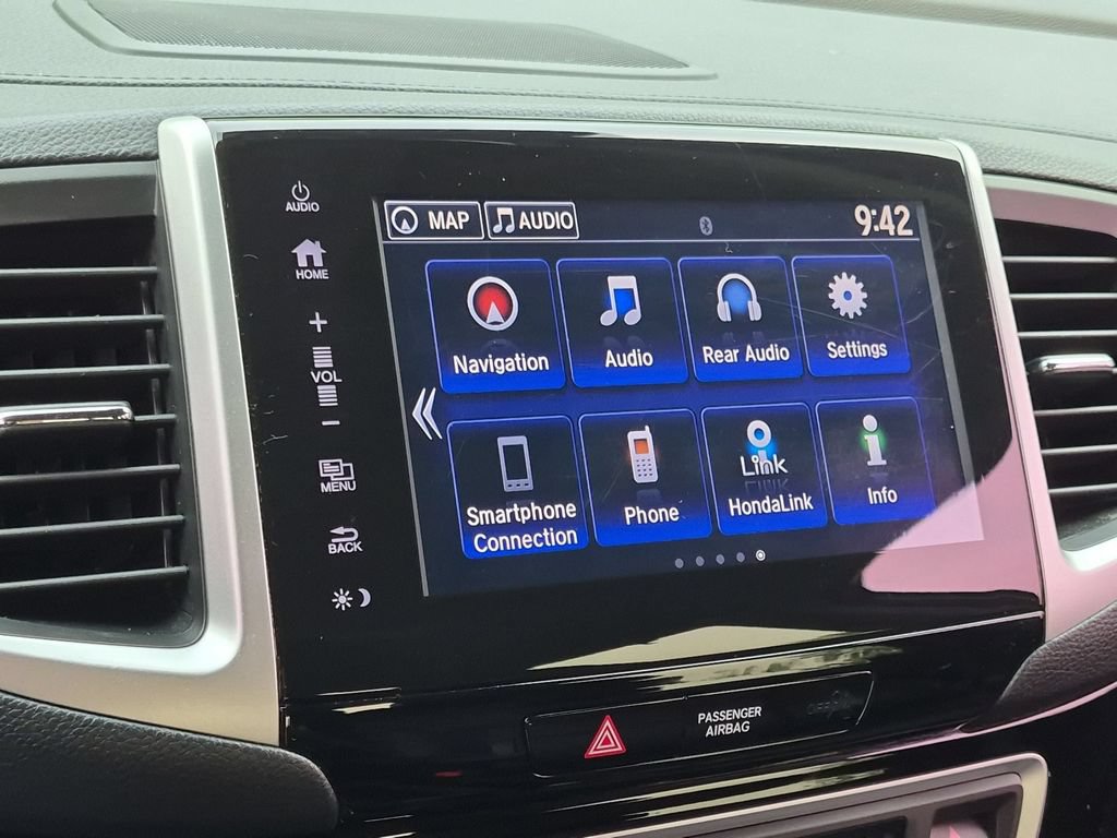 Used 2018 Honda Pilot Touring image 18