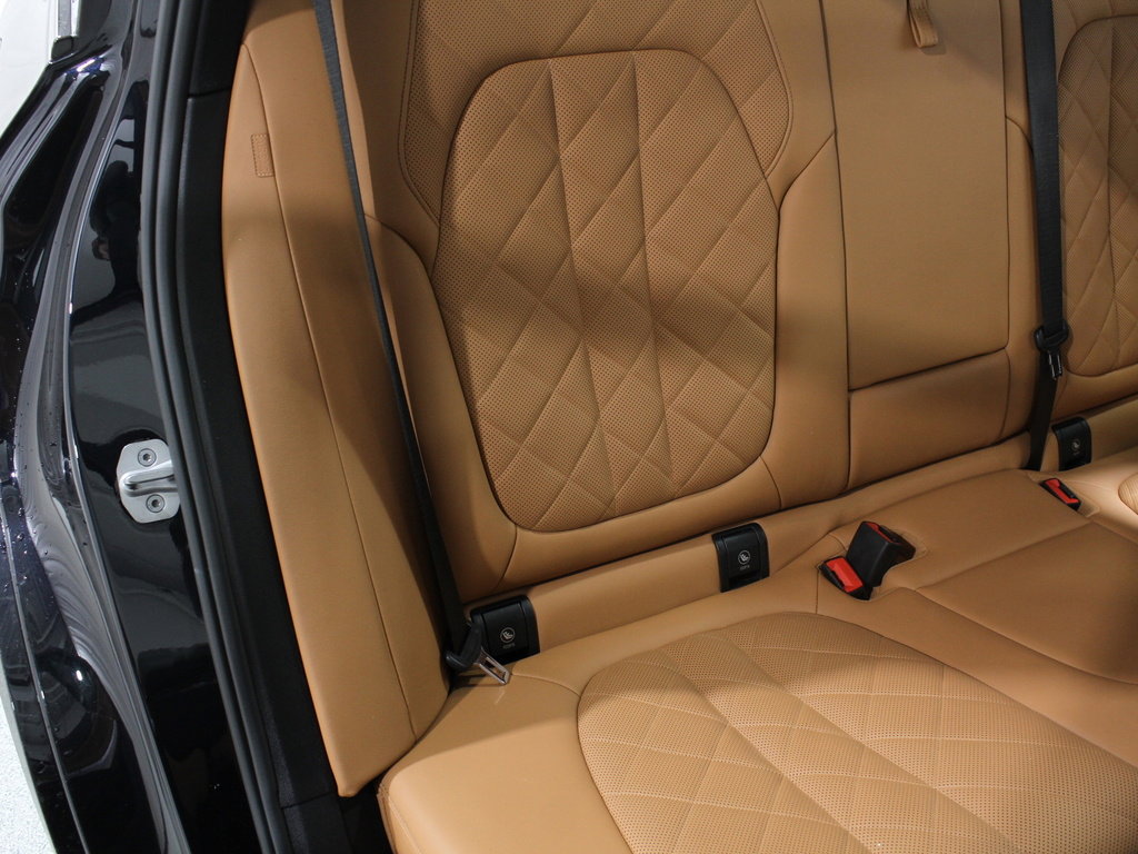 Certified 2023 BMW X5 xDrive40i w/ M Sport Package image 19