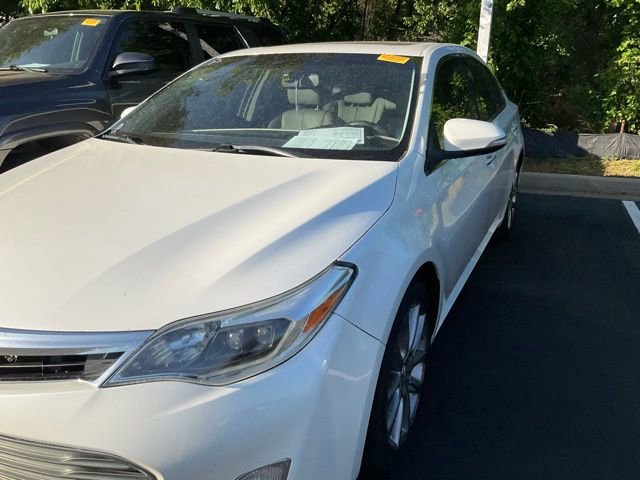 Used 2014 Toyota Avalon Limited w/ Technology Package FWD image 11