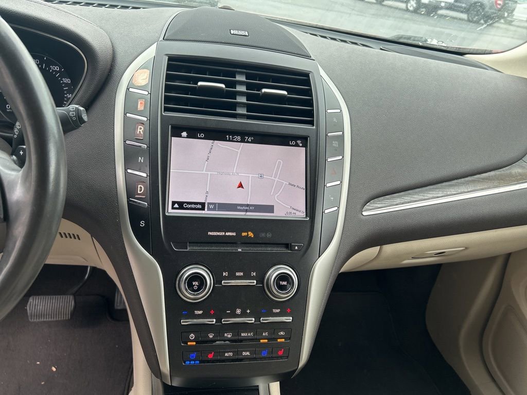 Used 2019 Lincoln MKC Reserve image 14
