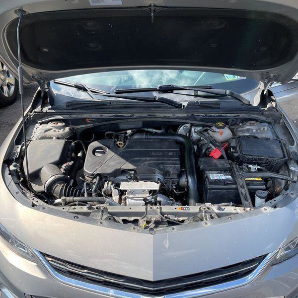 Used 2018 Chevrolet Malibu LT FWD image 15