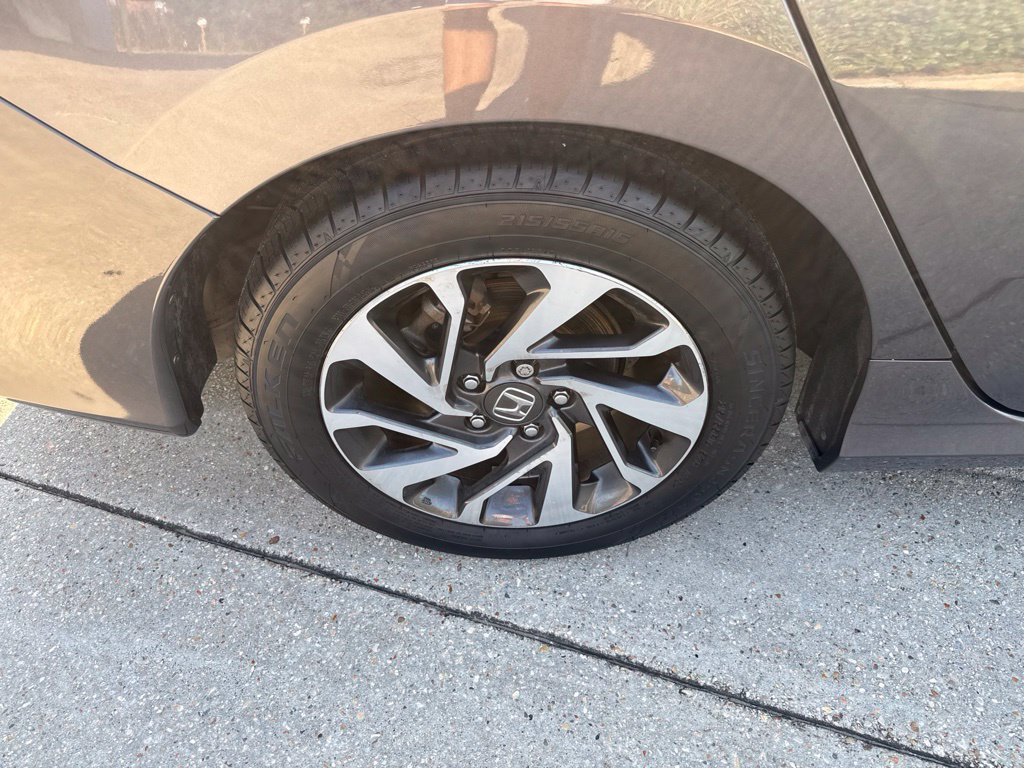 Used 2018 Honda Civic EX image 22