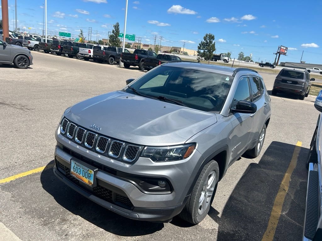 Certified 2023 Jeep Compass Latitude w/ Convenience Group AWD/4WD image 4