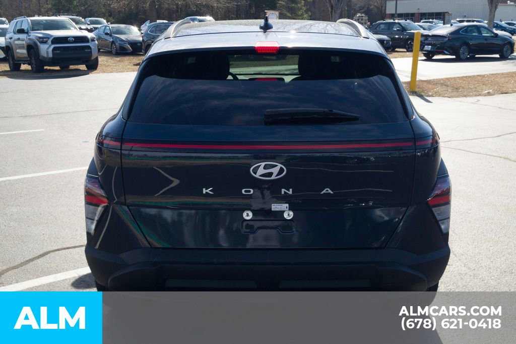 Used 2025 Hyundai Kona SEL image 7