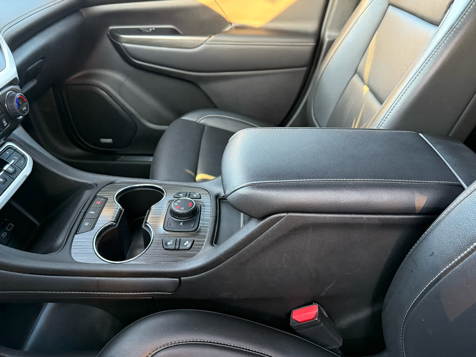 Used 2023 GMC Acadia SLT image 21