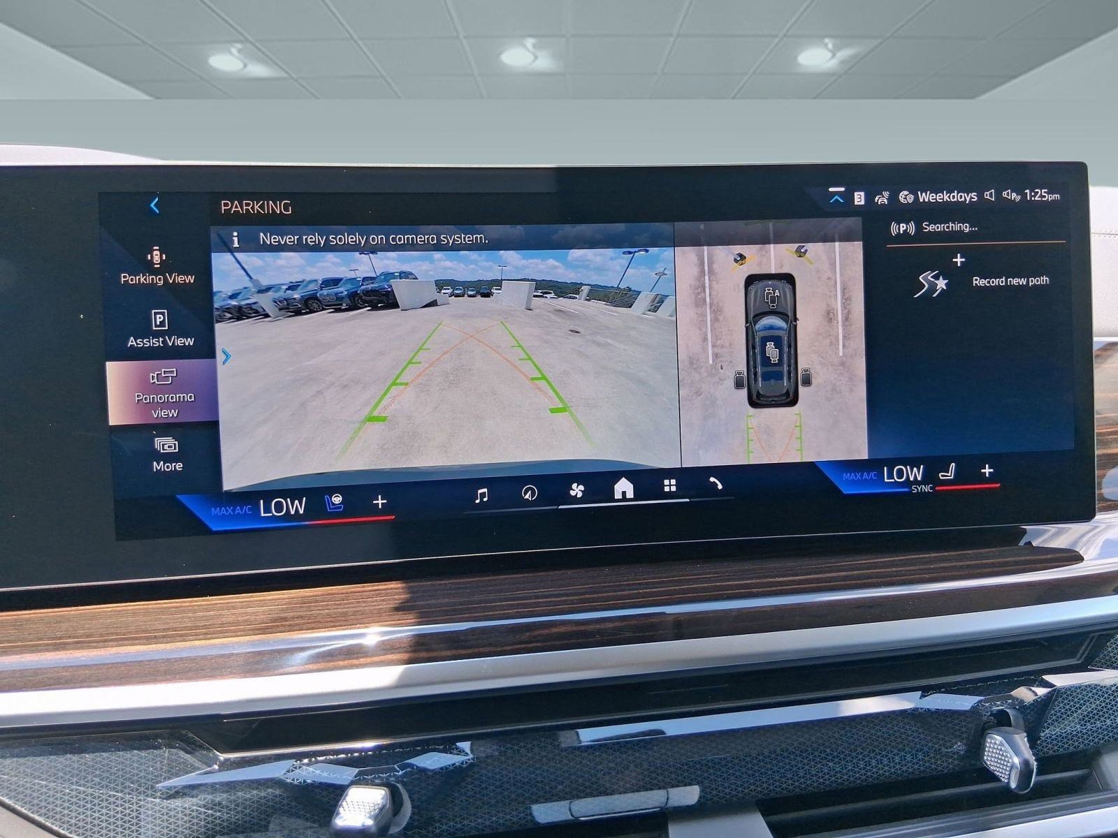 Used 2026 BMW X7 xDrive40i w/ Executive Package image 25