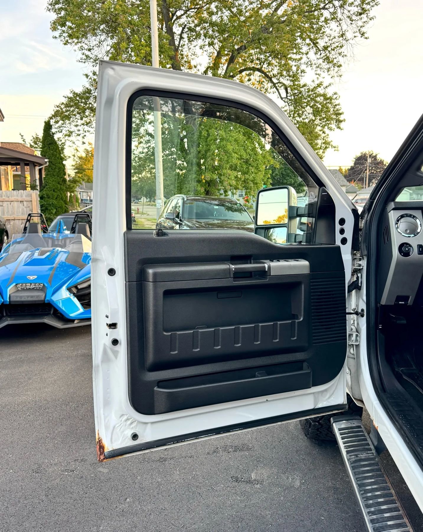 Used 2013 Ford F350 Lariat w/ Chrome Pkg image 5