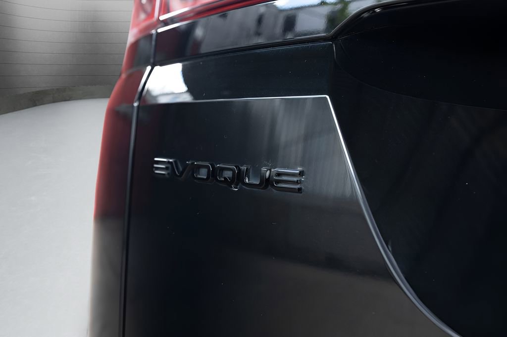 Used 2022 Land Rover Range Rover Evoque R-Dynamic S AWD/4WD image 18