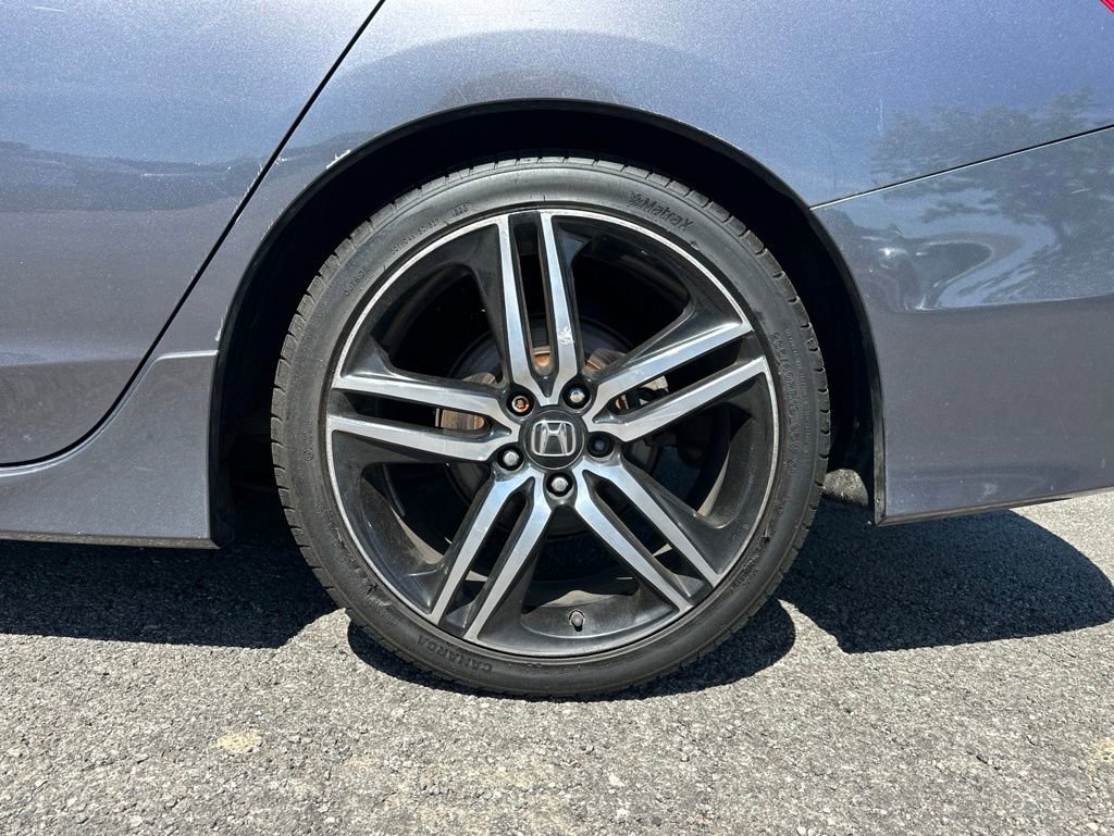 Used 2017 Honda Accord Touring image 6