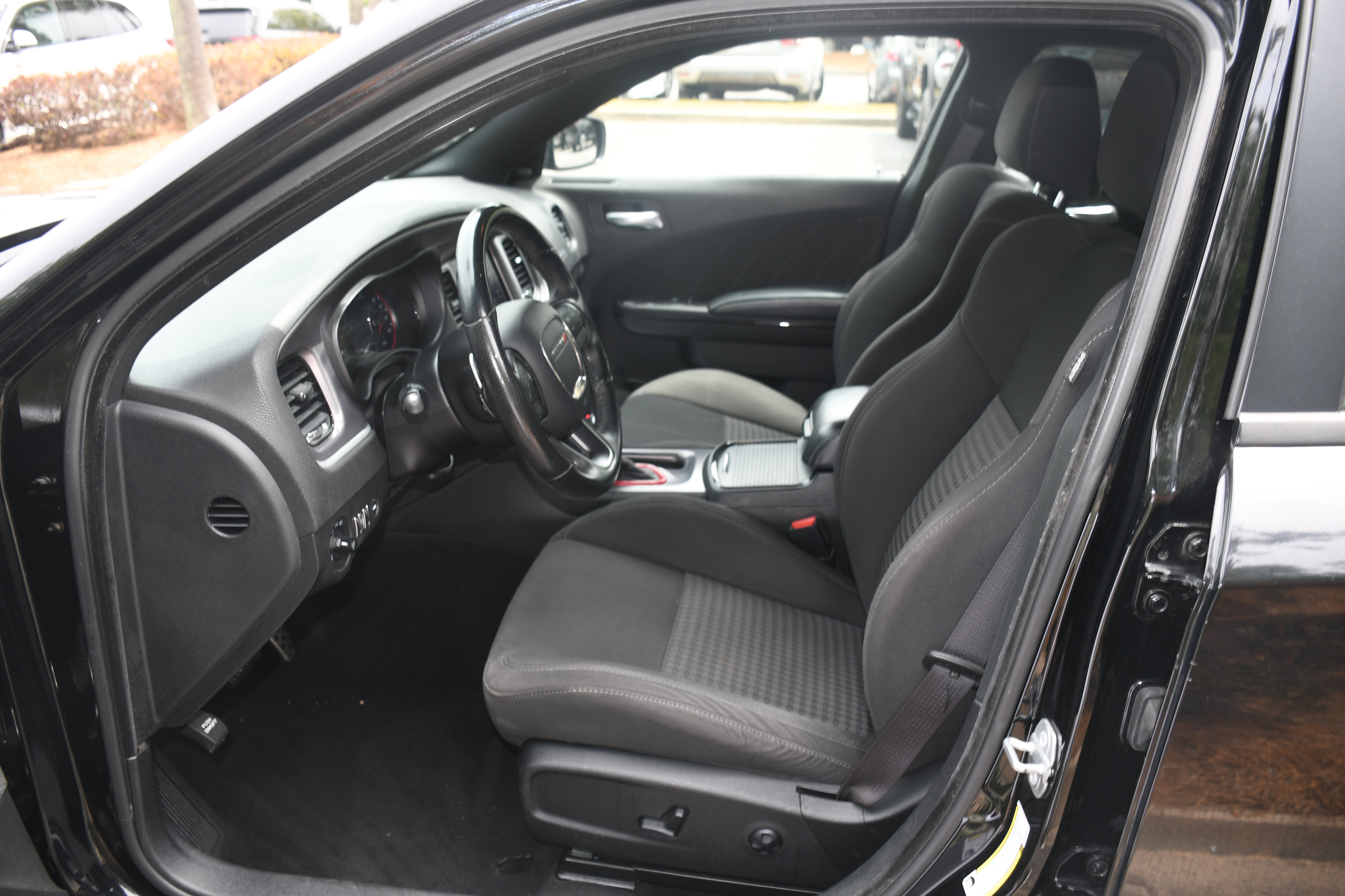 Used 2019 Dodge Charger R/T w/ Blacktop Package image 7