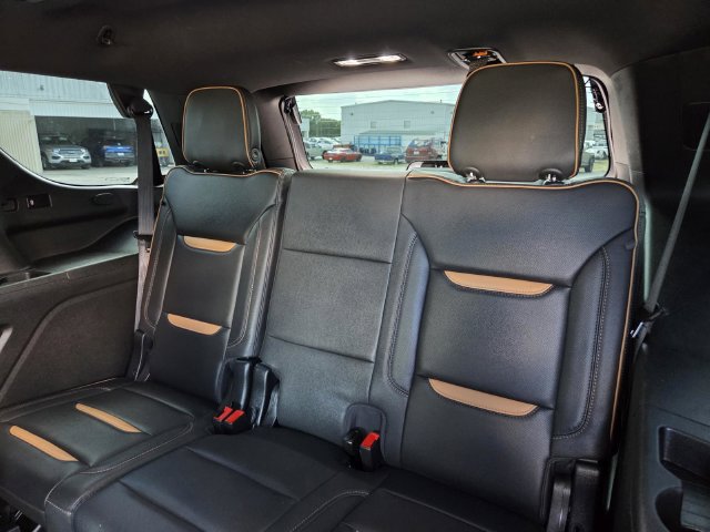 Used 2023 GMC Yukon AT4 w/ AT4 Premium Package AWD/4WD image 29