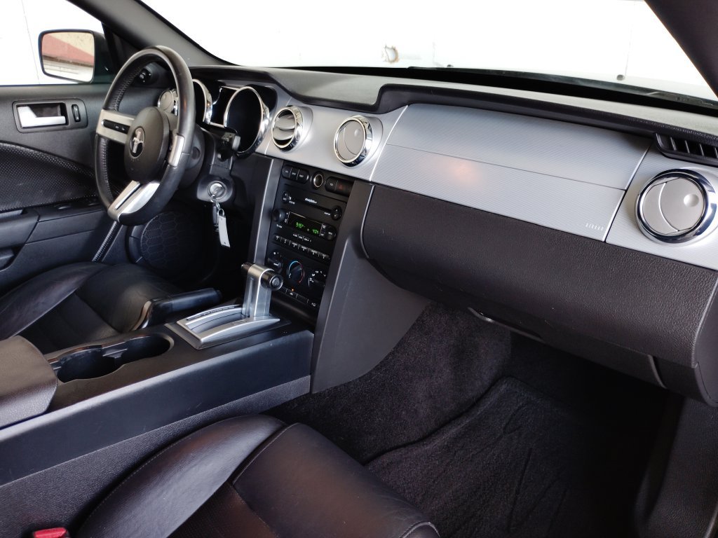 Used 2005 Ford Mustang GT RWD image 12