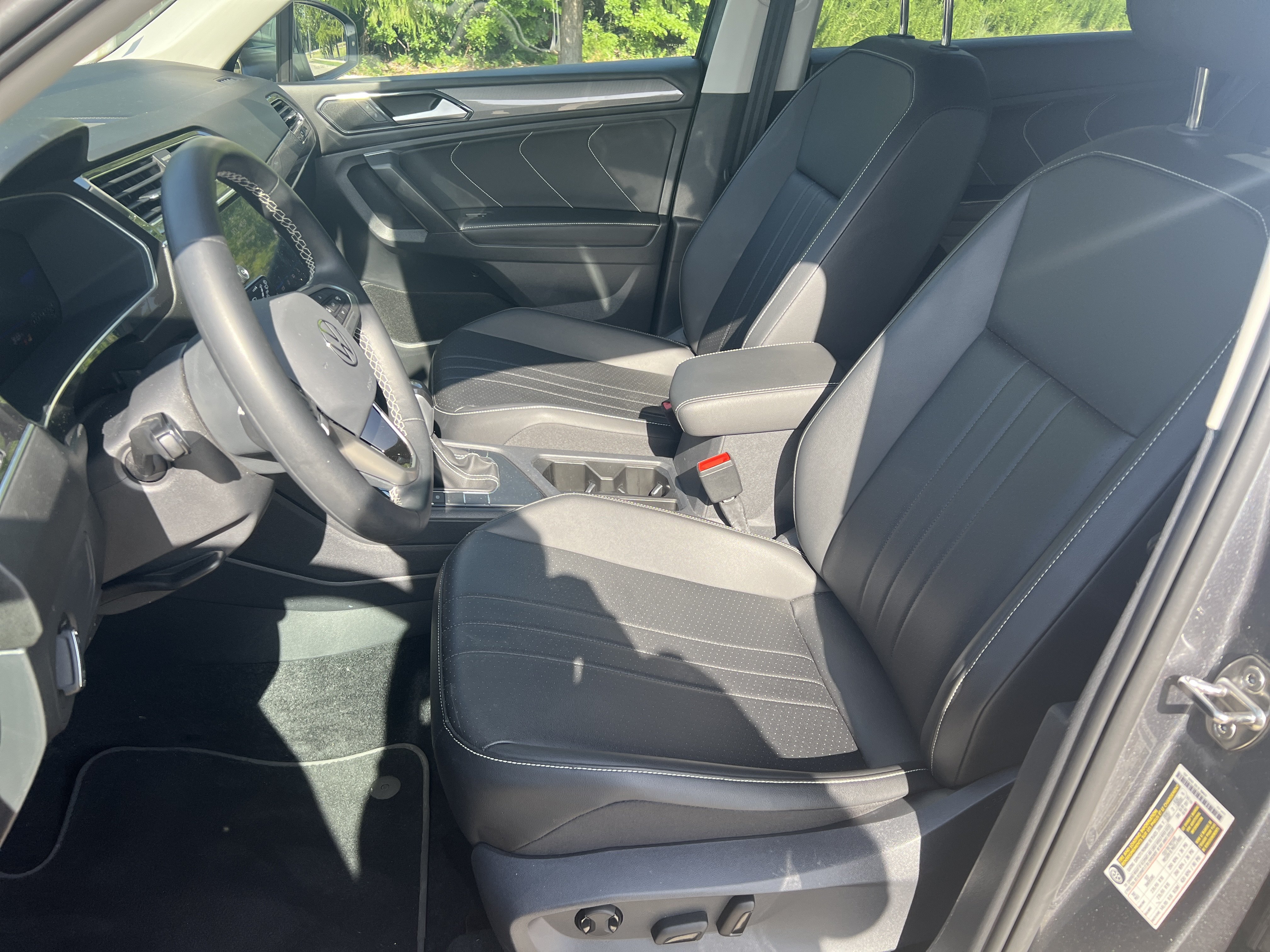 Certified 2023 Volkswagen Tiguan SE FWD image 14