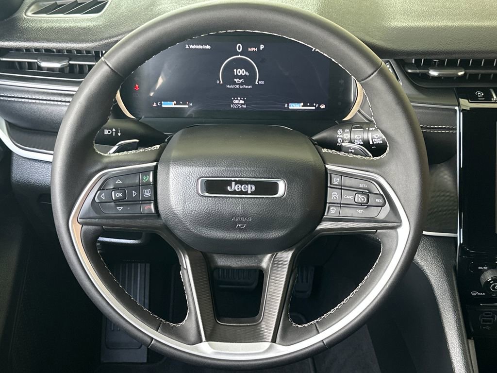 Used 2025 Jeep Grand Cherokee Laredo w/ Trailer Tow Package image 4