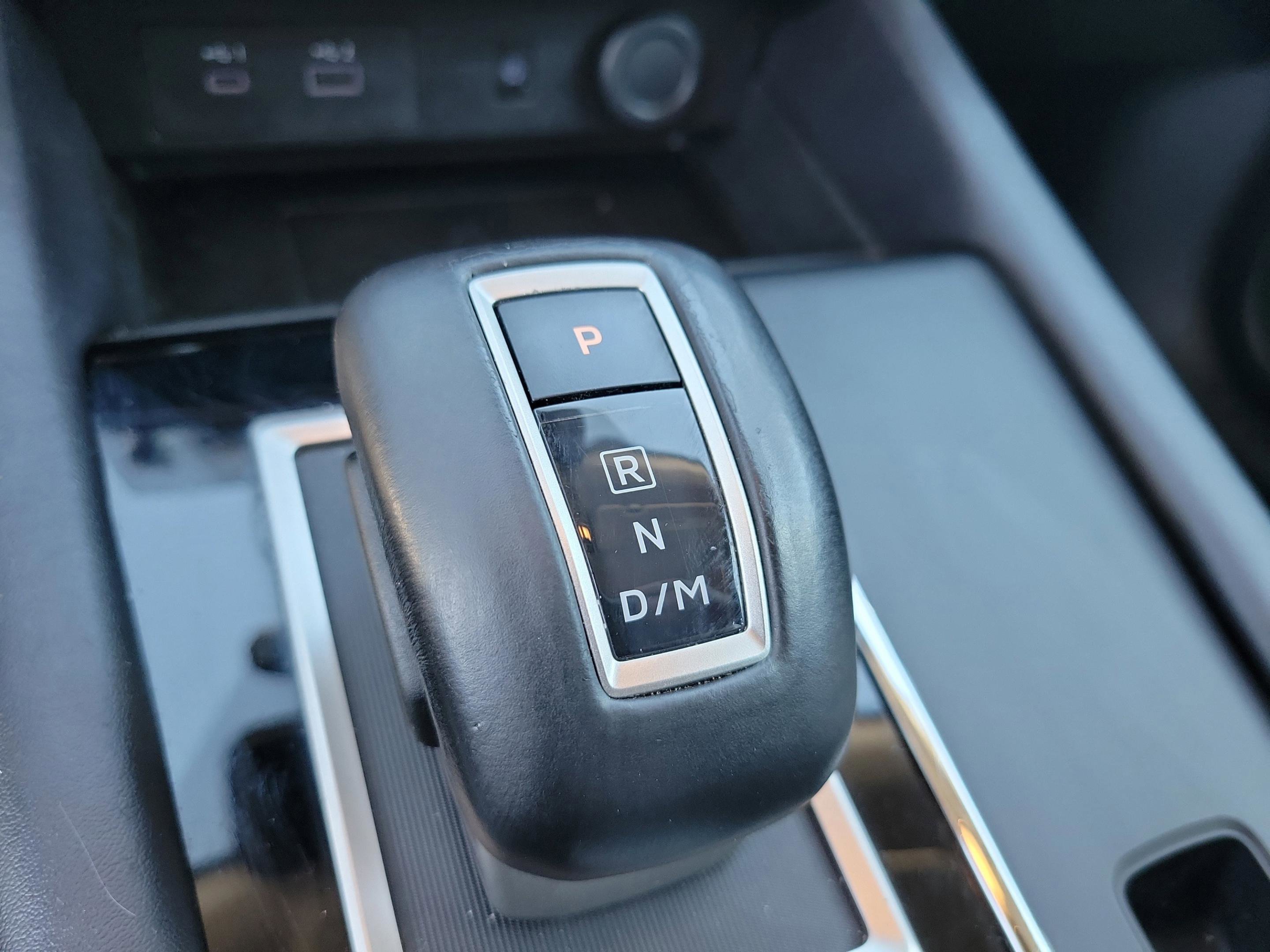 Used 2024 Mitsubishi Outlander SE image 32