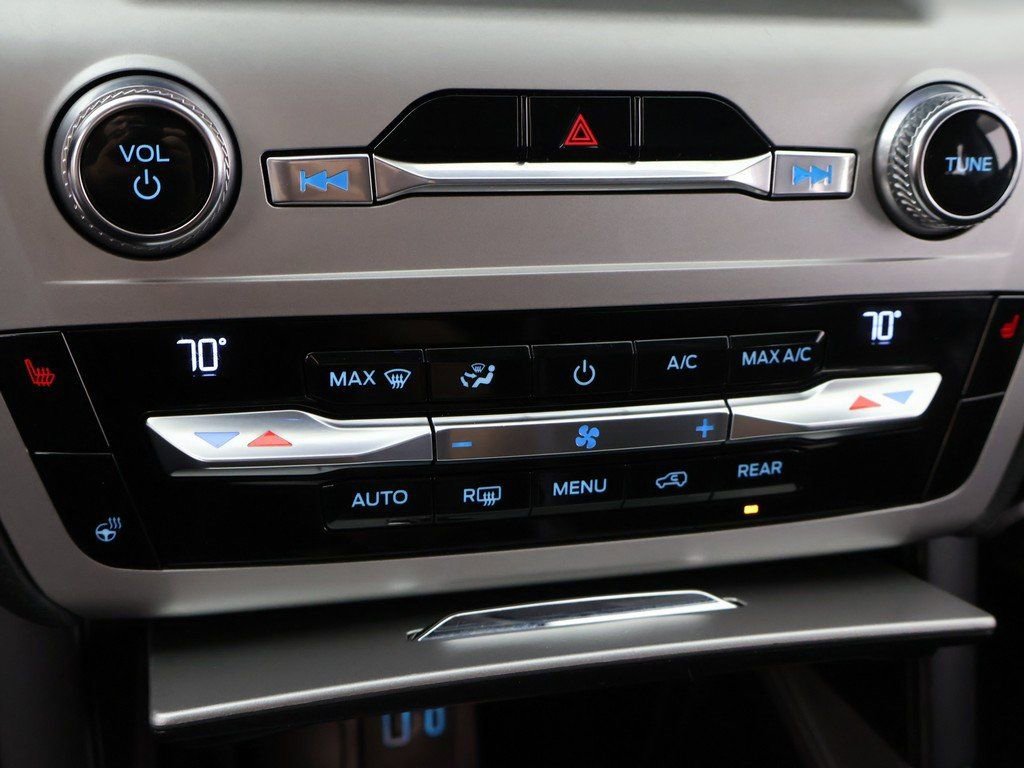 Used 2020 Ford Explorer XLT w/ Comfort Package image 52