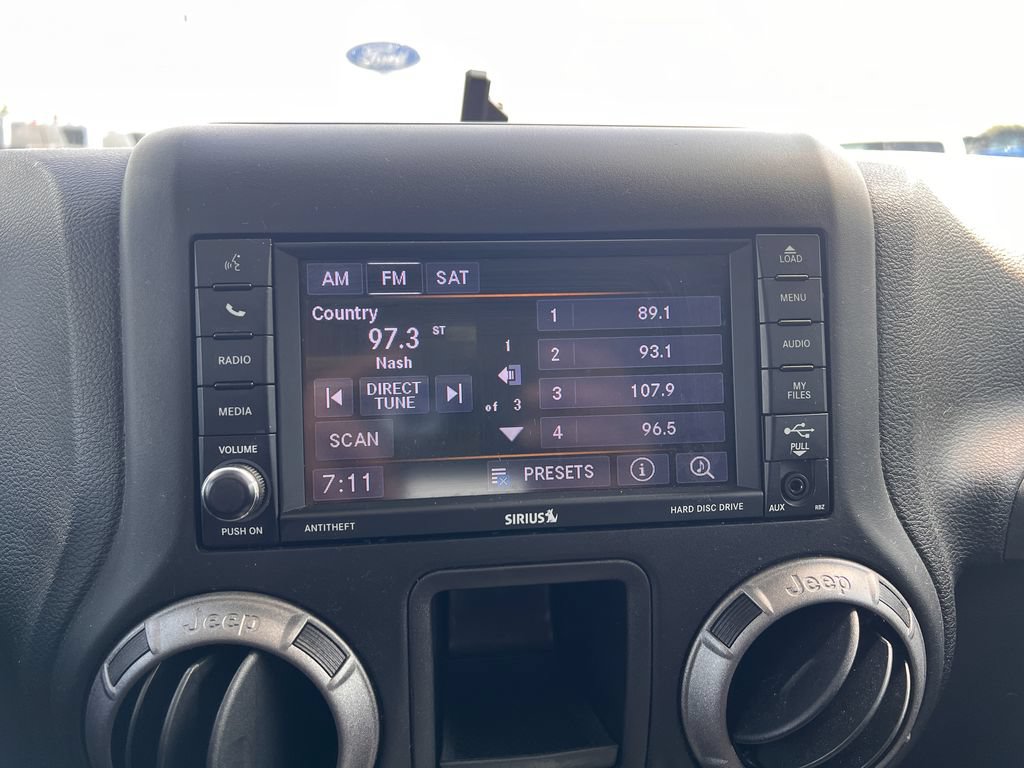 Used 2018 Jeep Wrangler Unlimited Sport w/ Connectivity Group AWD/4WD image 21