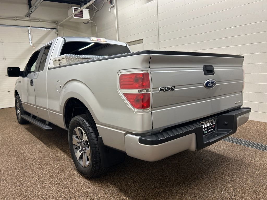 Used 2011 Ford F150 XLT w/ XLT Custom Pkg RWD image 4
