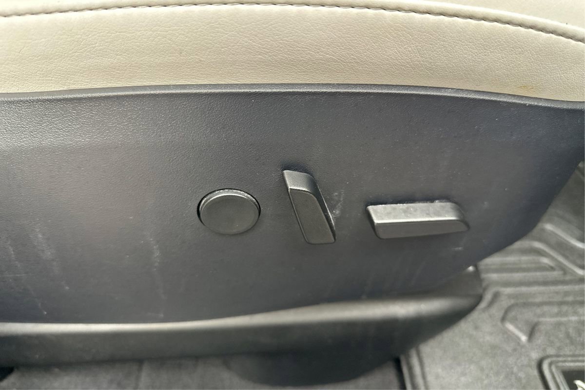 Used 2020 Tesla Model X Performance image 40