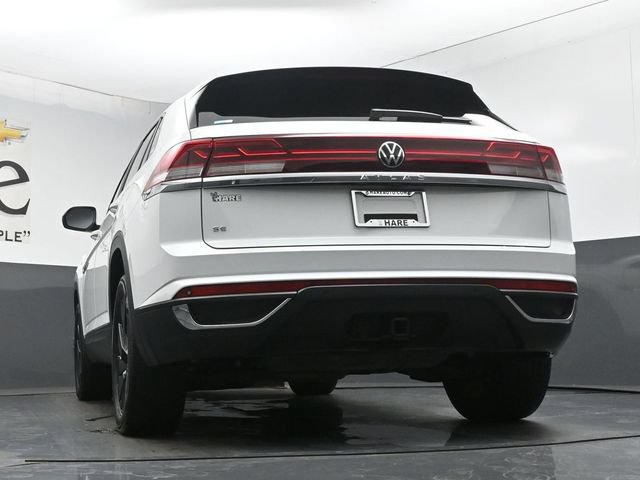 Used 2024 Volkswagen Atlas Cross Sport SE w/ Black Wheel Package FWD image 55