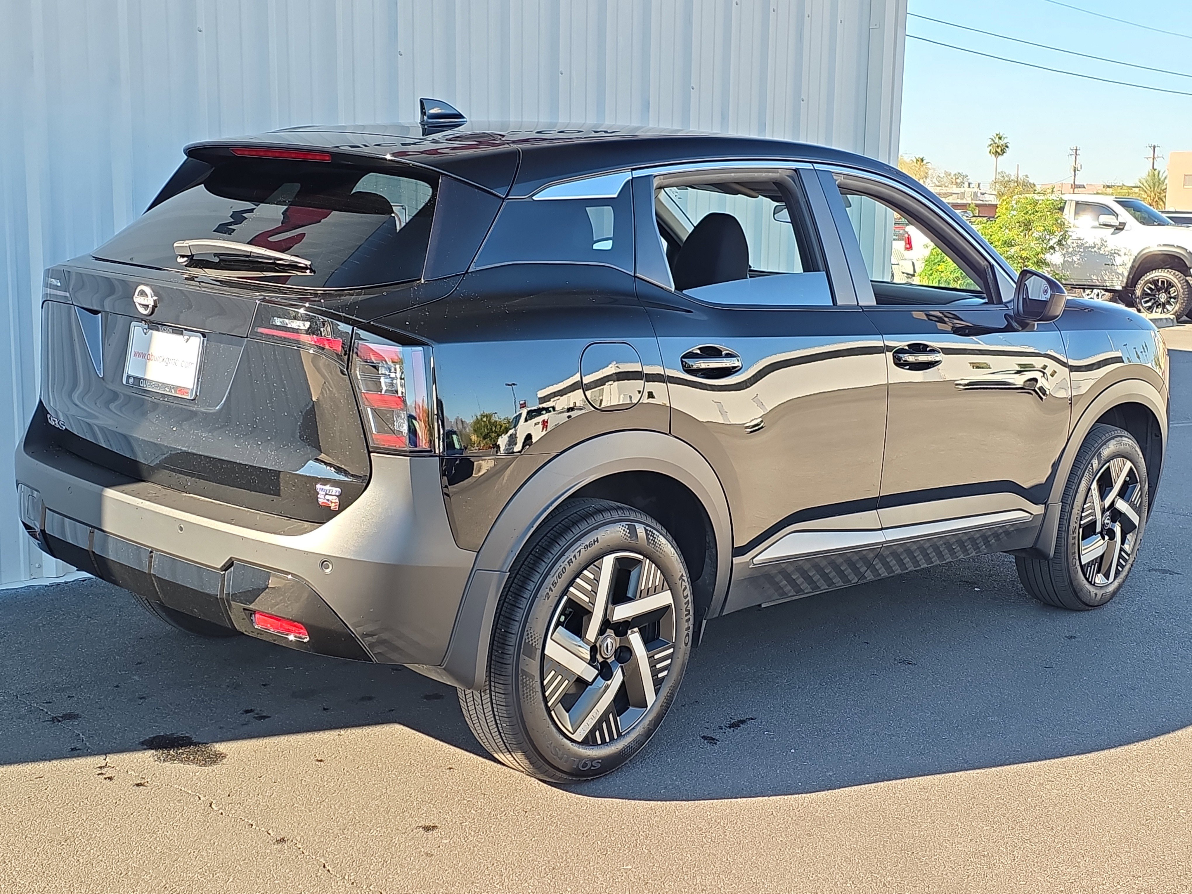 Used 2025 Nissan Kicks SV image 8